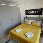 Tommy Sarandë